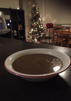 A picture of Lentil soup (persian Adasi).