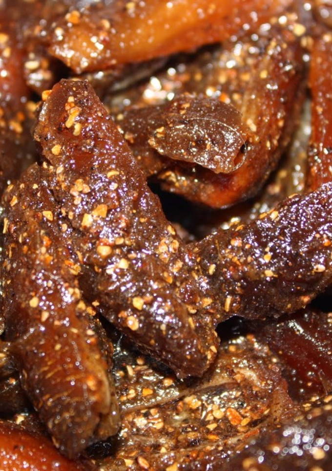 A picture of Date pickles.