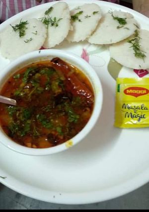 इडली (idli recipe in Hindi) रेसिपी मुख्य फोटो