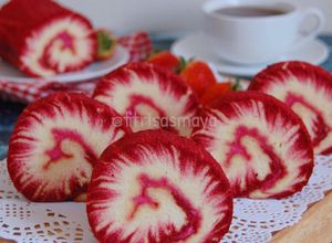 Foto resep Hurricane Beetroot Swiss Roll Cake + photo step by step(#seninSemangat)