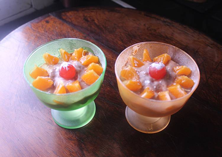 Mandarina y melón con yogurt de chocolate