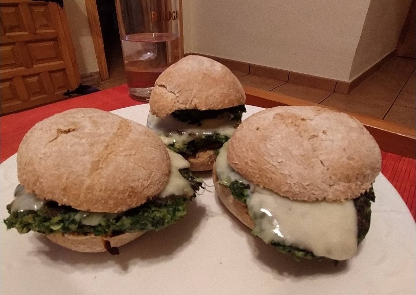 Hamburguesas de espinacas y merluza 🐟+🌿