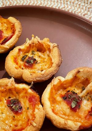 A picture of Easy Mini Quiches/Pizzas.