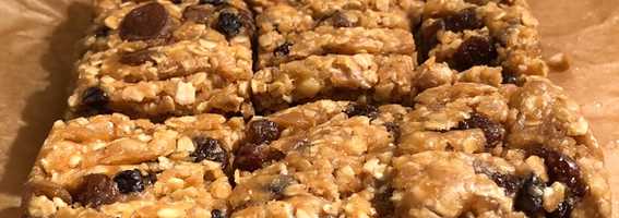 No-bake Fruity oatmeal protein bars (V)