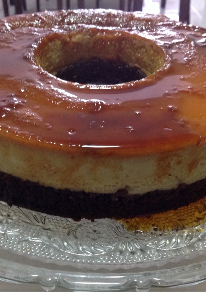 Una foto de Torta Brownie con Flan en molde de 24 cm