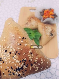 صورة لوصفة عجينة للمعجنات بالطحين الأسود 👌😋