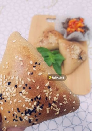 صورة لوصفة عجينة للمعجنات بالطحين الأسود 👌😋