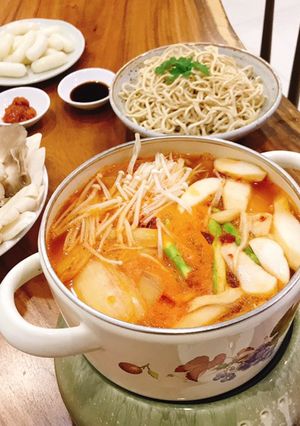 Hình của món Lẩu kim chi bánh gạo.