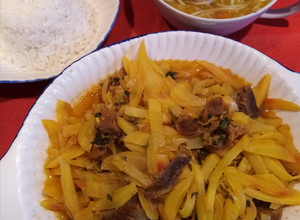 Una foto de Olluquito con Charqui y Carne
