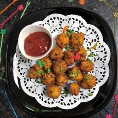 Idiyappam Urad Dal Pakora A picture of Idiyappam Urad Dal Pakora.