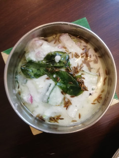 A picture of Tarka raita.