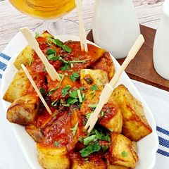 A picture of Patatas bravas.