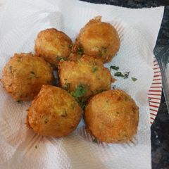 A picture of Potatoes chops.