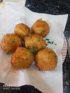 A picture of Potatoes chops.
