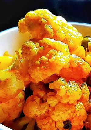 A picture of Simple Cauliflower matar sabji | Green peas sabji.