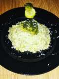 Orzo cremos cu pesto de broccoli și zucchini