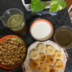 A picture of Pani puri (gol gappy).