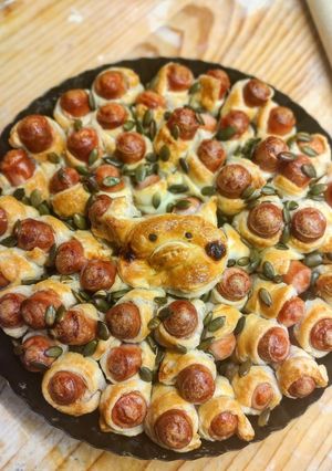 Levelestèsztába tekert virslik 🍾🎇 recept fotója