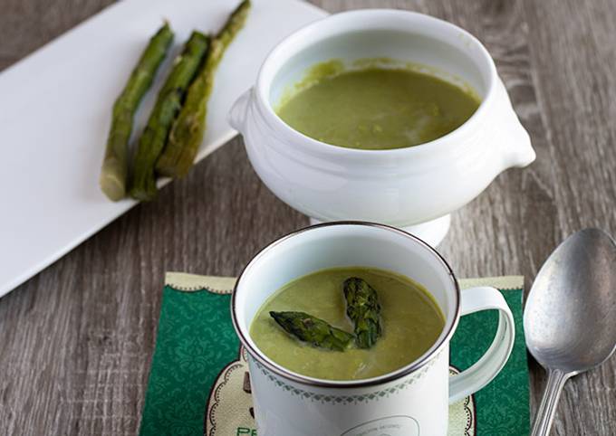 Velouté crémeux aux asperges vertes