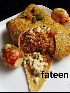 A picture of Omelette fried rice.