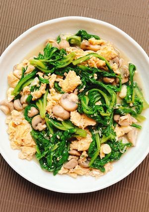 蘑菇蛋炒茼蒿 的食譜成品照片