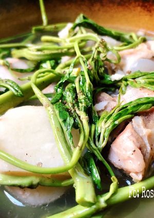 Hình của món Canh Khoai Sọ Xương Heo Nấu Rau Nhút.