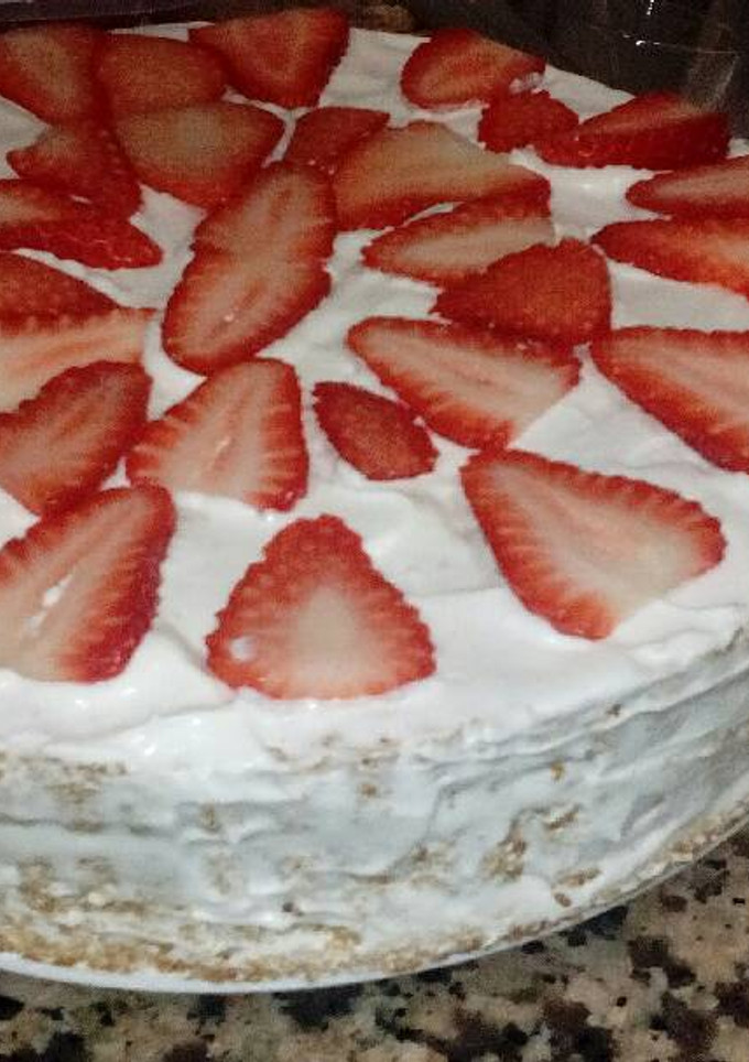 Una foto de Tarta de nata y fresas