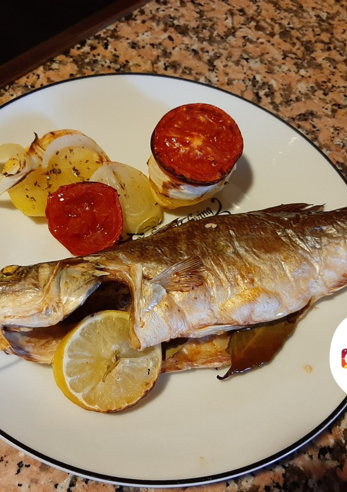 Una foto de Lubina al Horno