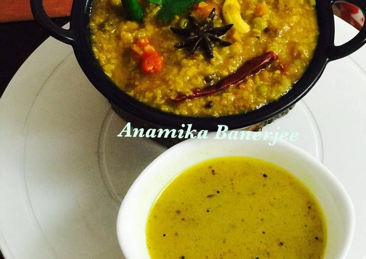 How to Prepare Appetizing Veggies-Paneer-Panchmel Dal Khichdi (Mixed Dal-Veg Khichdi with Paneer Toppings)
