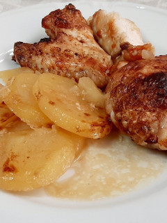 Una foto de Pollo asado con patatas