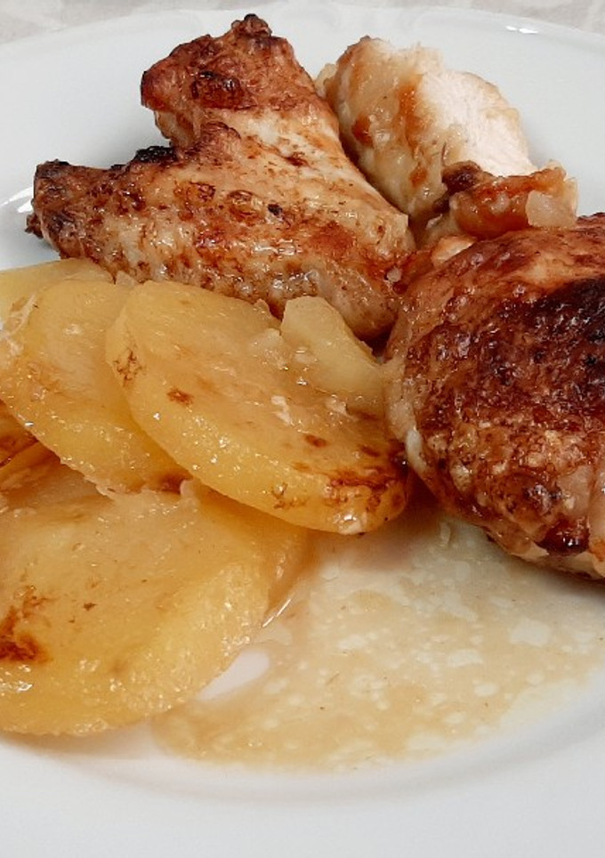 Una foto de Pollo asado con patatas