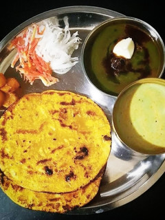 बथुआ का रायता (bathua ka raita recipe in Hindi) रेसिपी मुख्य फोटो