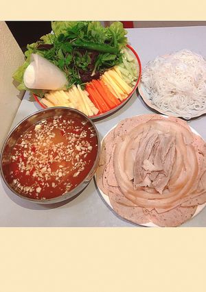 Hình của món Bánh tráng cuốn thịt heo.