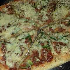 รูปของ Pizza bumbu kari pedas