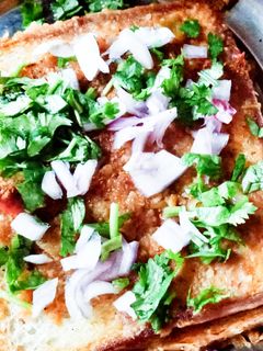 चटपटा पाव भाजी सैंडविच(Chatpata pav bhaji sandwith recipe in hindi) रेसिपी मुख्य फोटो