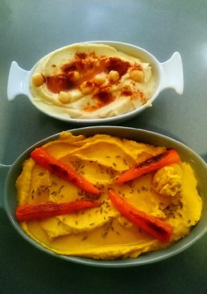 Una foto de Hummus de zanahoria asada