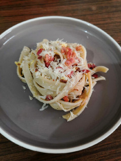 Una foto de Tagliatelle a la carbonara