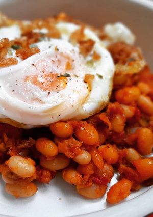 Foto principal de Fessolets picantes a la sobrasada con huevo frito