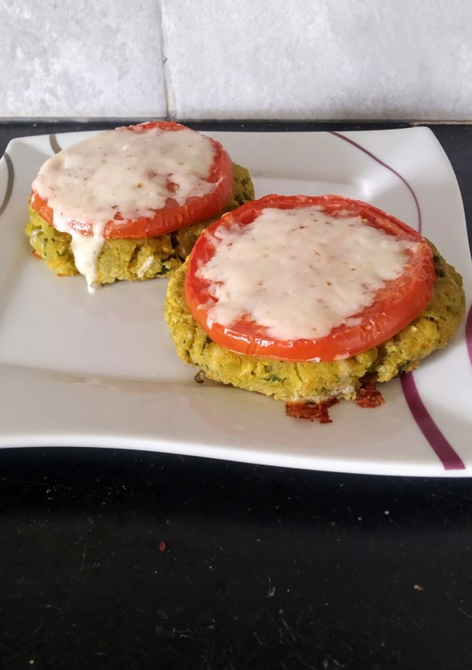 Una foto de Hamburguesas de arvejas a la napolitana