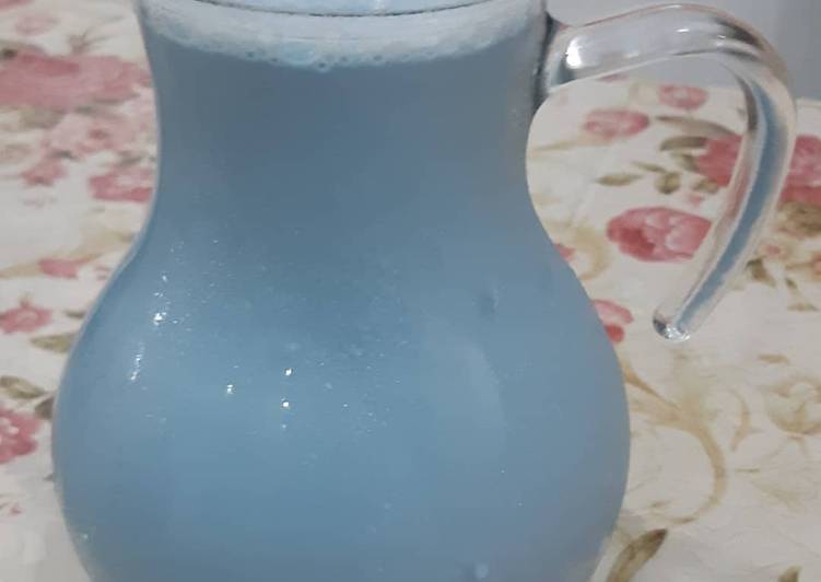 Susu Almond Bunga Telang (Blue Pea Butterfly Raw Almond Milk)