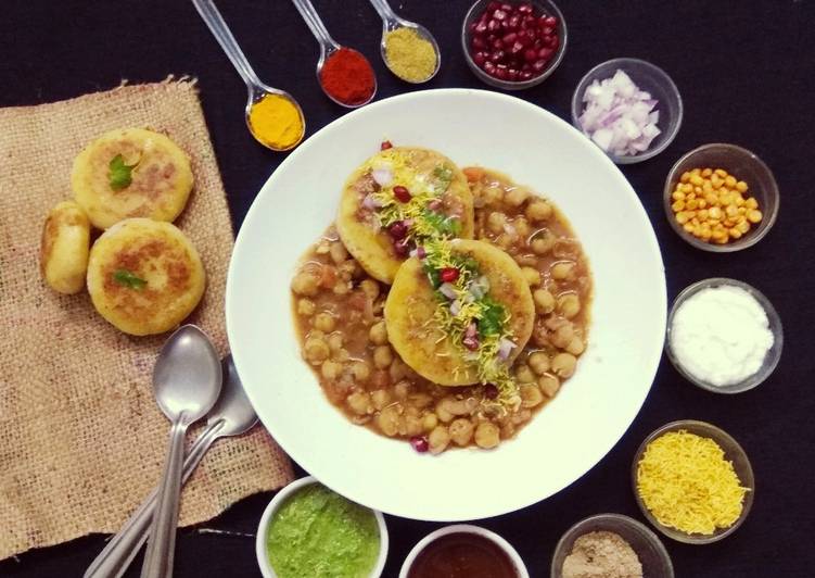 Simple Way to Make Quick Chole Stuffed Aloo Tikki Chaat