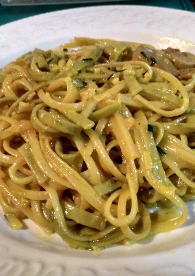 Una foto de Tallarines a la crema con champiñones