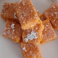 A picture of Coconut barfi.