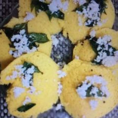 A picture of Paneer Dhokla.