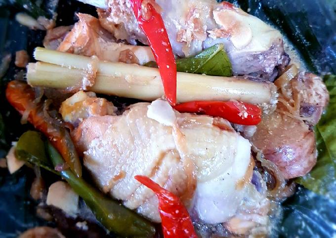 GARANG ASEM (Chicken Steamed in Banana Leaves)