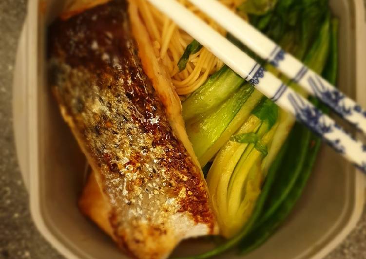 Simple Way to Prepare Ultimate Salmon Noodle Bowl