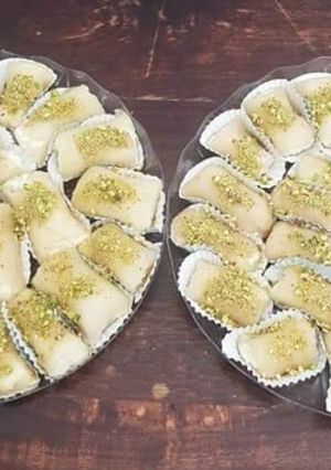 A picture of Halwet el shmasiye.