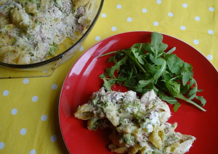 Steps to Prepare Perfect Tuna &amp; Broccoli Pasta Bake