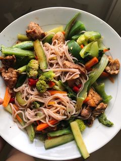 Hình của món (Eat clean) Bún gạo lứt trộn.