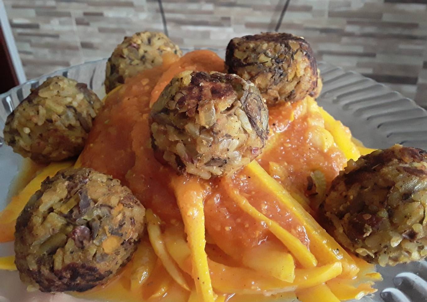Albóndigas de frijol y arroz!!!😊🤔🤨🍝🍚🍘